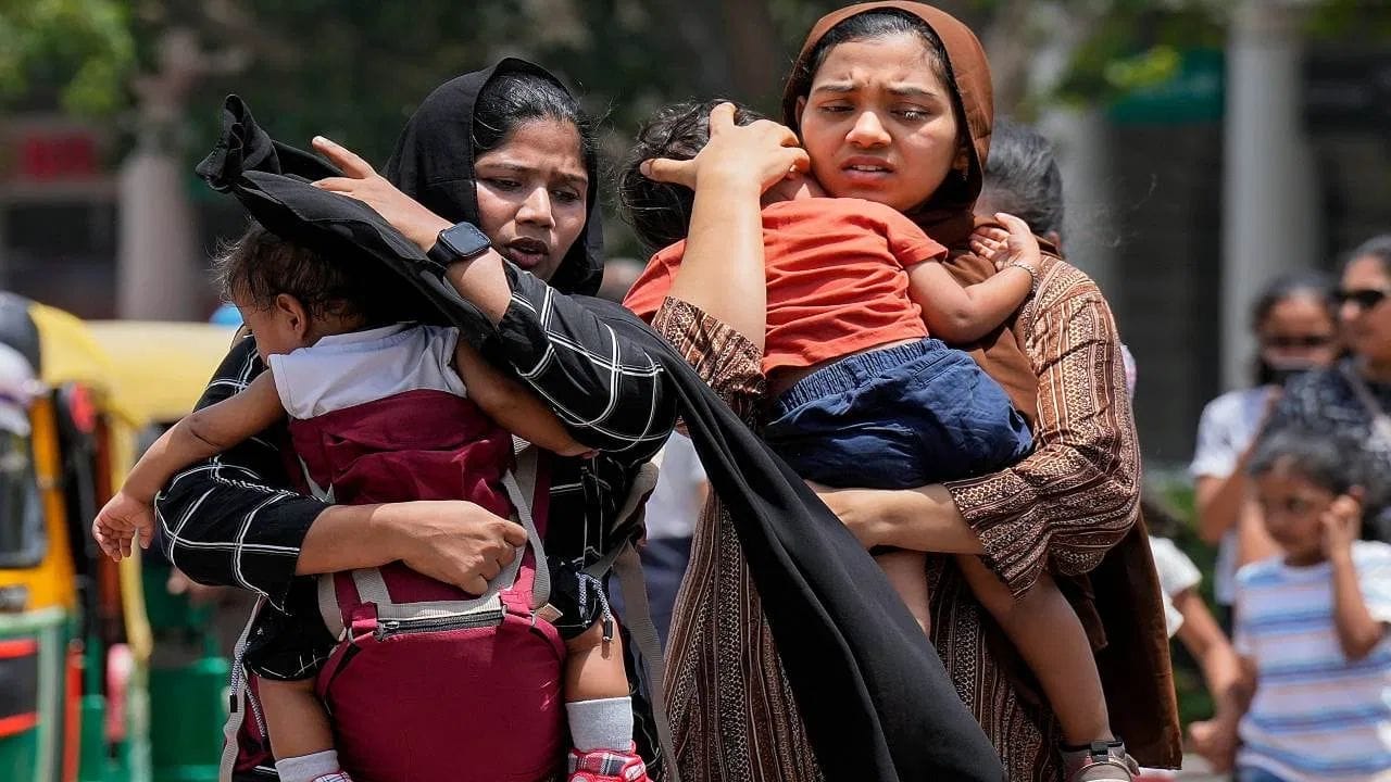 Heat Stroke in Children: भीषण गर्मी बच्चों पर बन सकती है जानलेवा! जानिए हीट स्ट्रोक के शुरुआती और इमरजेंसी संकेत